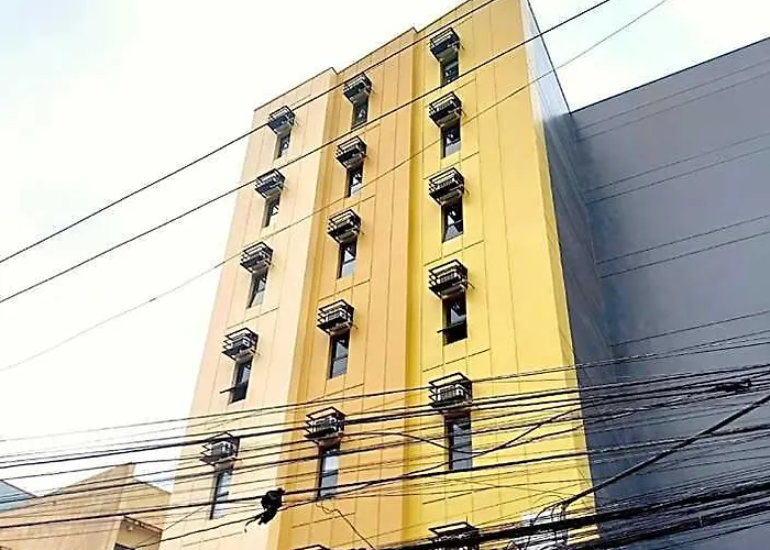 Hotel Airobedz Mckinley 2*